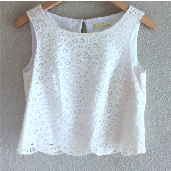Gianni Bini Tops - Gianni Bini Adorable White Lace Top 💗